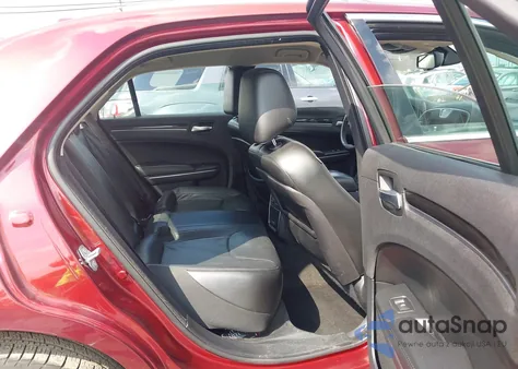 2016 Chrysler 300 Limited z USA, uszkodzony, nr VIN 2C3CCARG8GH194801